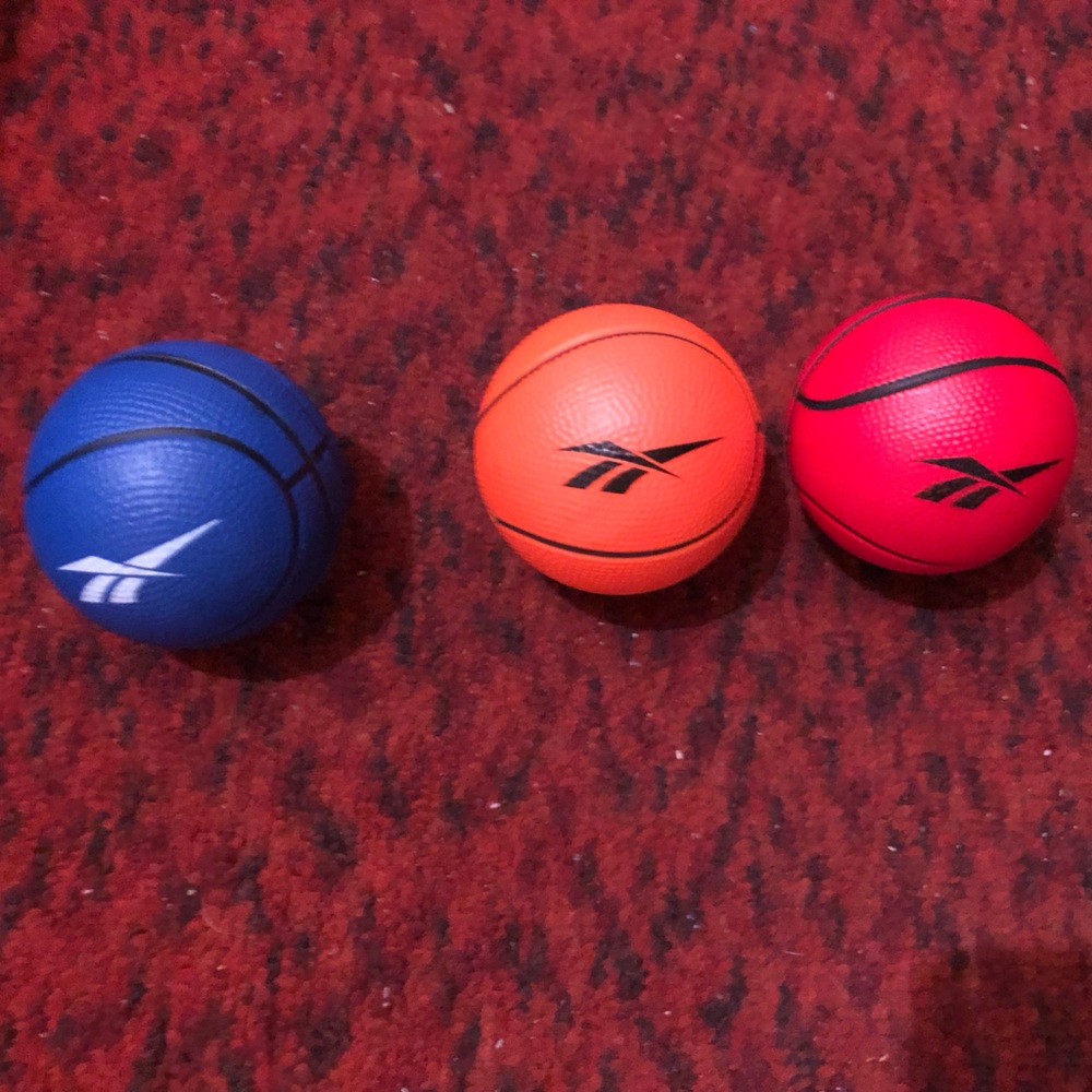 3 Reebok Stress Balls Nike Dunk New Balance 2002R Adidas Samba Puma Speedcat AF1